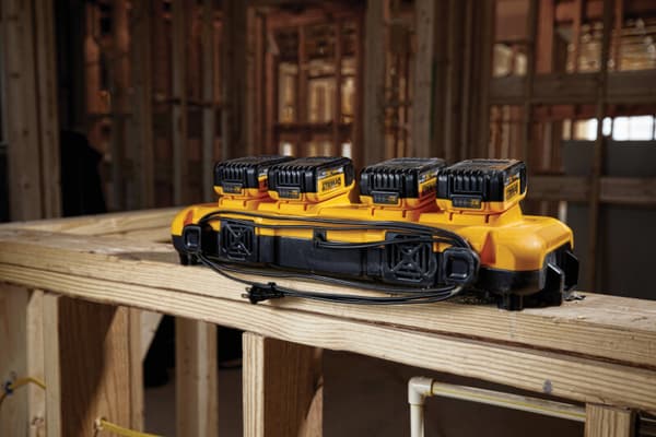 XR-LADDARE 8.0A 4*18V - DW DCB104