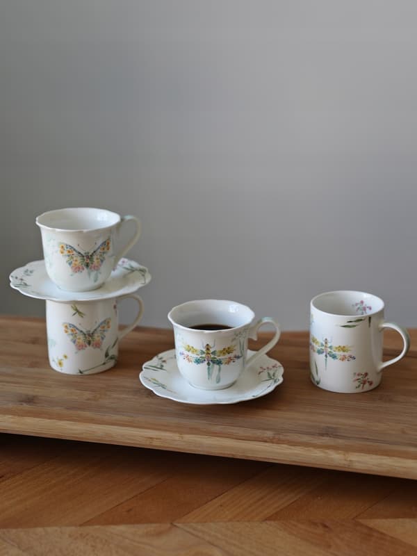 220 ml kopp med fat för te och kaffe, set med 6 papillon som present