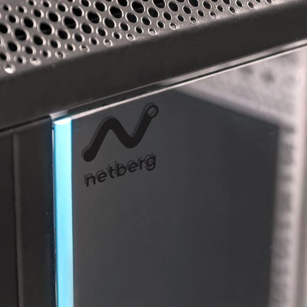 Netberg 19" 9U 450x600x400 väggmonterad rack svart