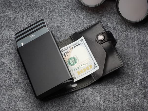 HIKER Go -lompakko kasviparkitusta nomadinahasta, musta