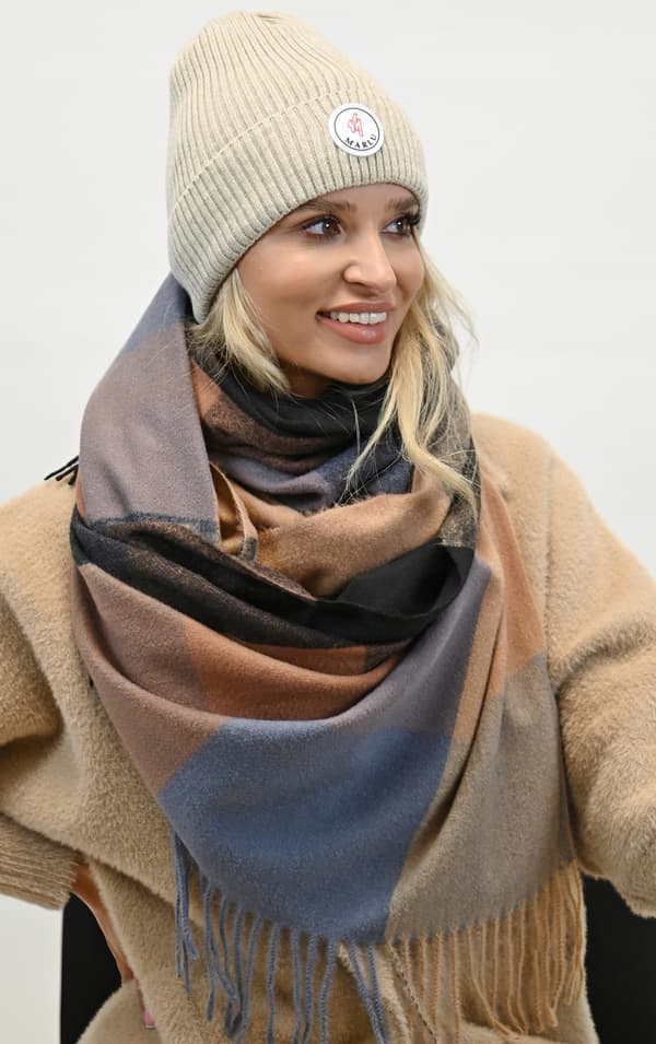 Fin klassisk beige vikbar keps med logotyp n1