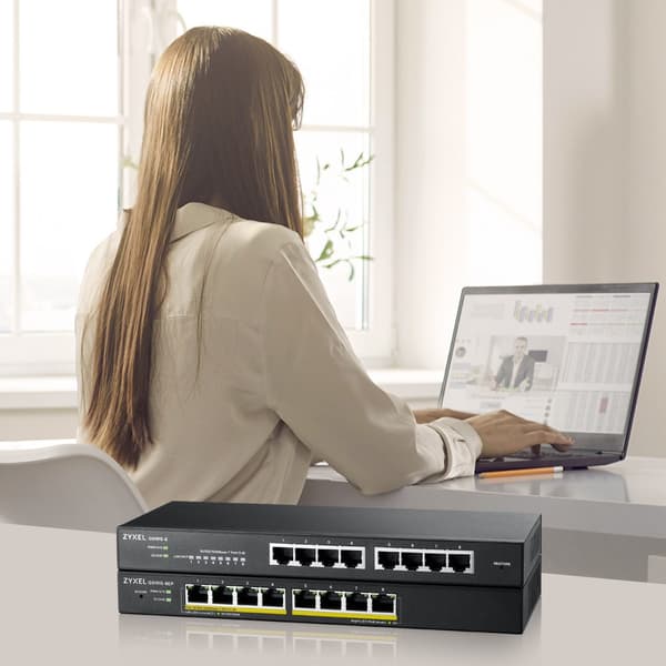 Switch Zyxel GS1915-8EP-EU0101F 60W Administrerad