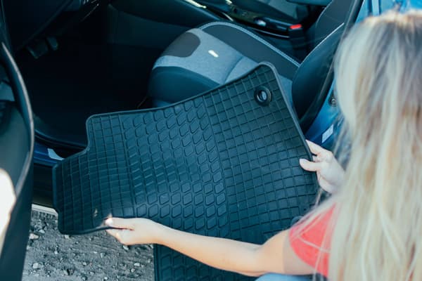 Kumimatot sarja Ford Galaxy MK2 minivan (2006-2011)