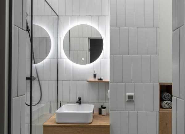 Berøringskontakt Installations Service til LED-spejl