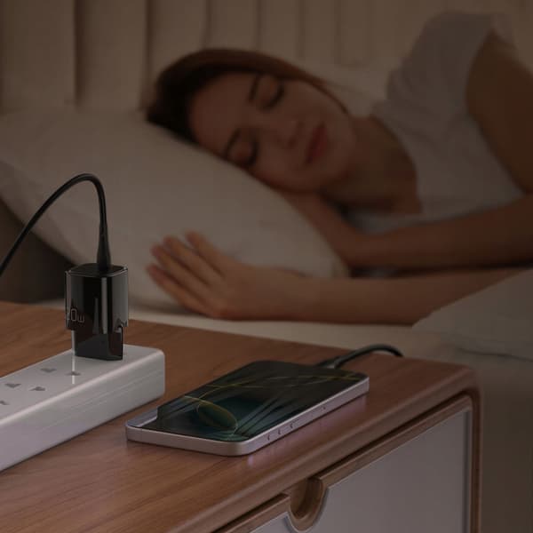 MCDODO SNABB VÄGGLADDARE NÄTFRÅGOR FÖR IPHONE TYP C USB-C 20W KABEL