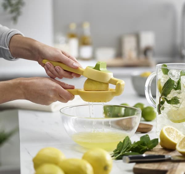 Juice Max Joseph Joseph diskmaskin citrusjuicer med vred
