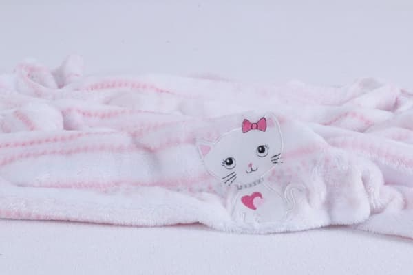 Broderet tæppe 75x100 RICCO lyserød med kat