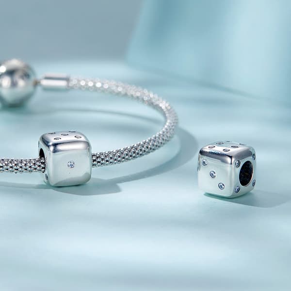 Krystaløjne Terningperle Charm Sølv 925