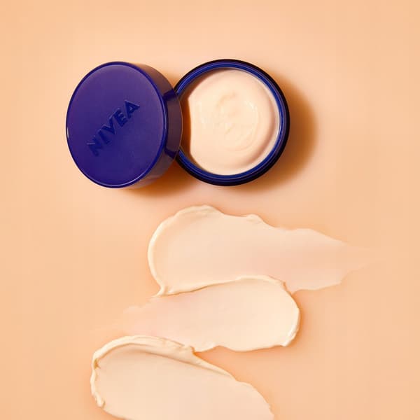 379722 NIVEA Q10 Energi nattkräm