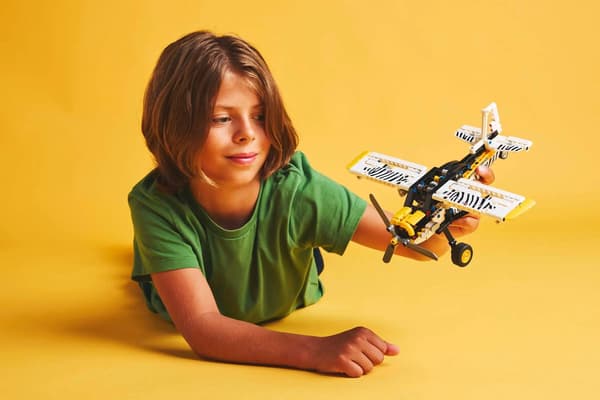 LEGO TECHNIC 42198 Fraktflygplan