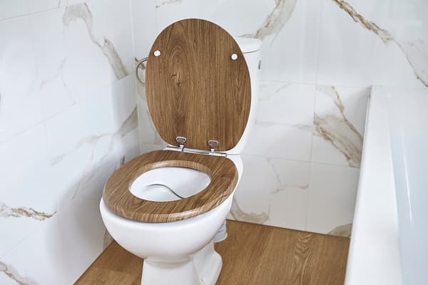 MDF-saniainen WC-kansi