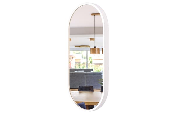 Väggmonterad badrumsspegel LEJA oval trä vit matt 80x38 stilfull