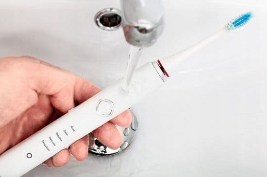 ELDOM SD200B sonisk elektrisk tandborste