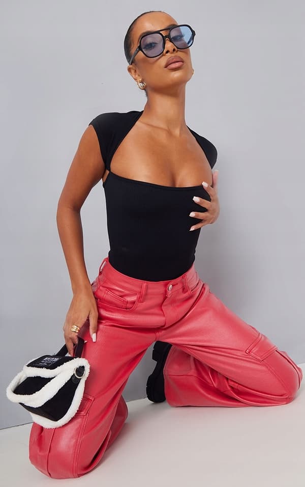 Prettylittlething revitty body musta S