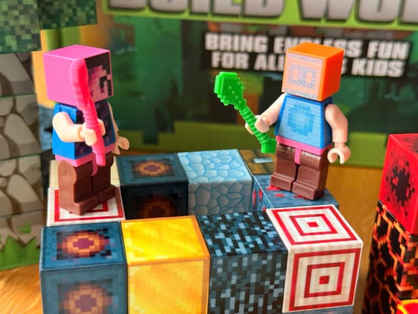 MAGNETISKA BLOCKS PIXELKUBER 100 EL + 2 FIGURER STARKA 3D-MAGNETER