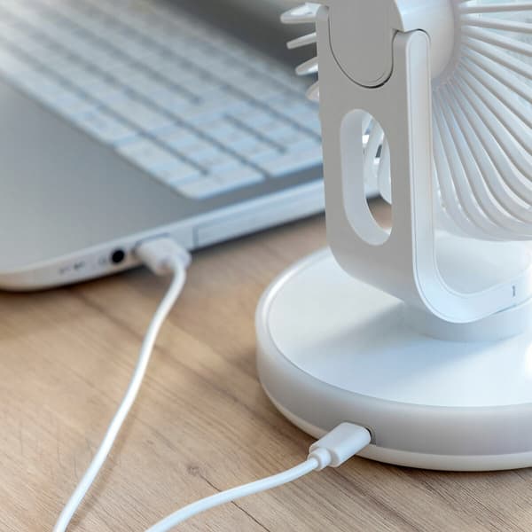 Genopladelig bordventilator med LED-lys, USB-tilslutning til computer