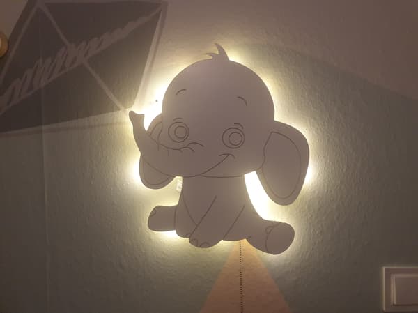 Batteridrevet LED elefant-natlampe