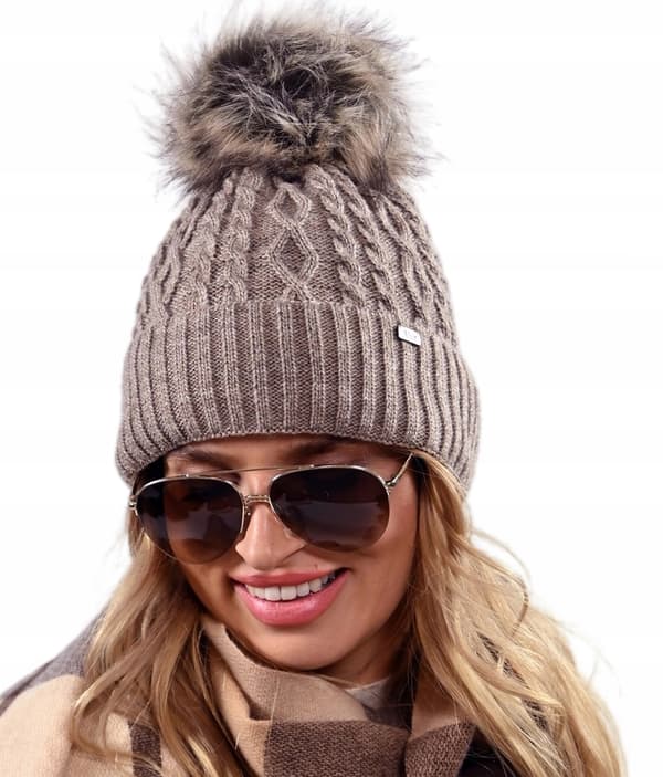 Damvintermössa som present, tjock fleece med pompom Latte