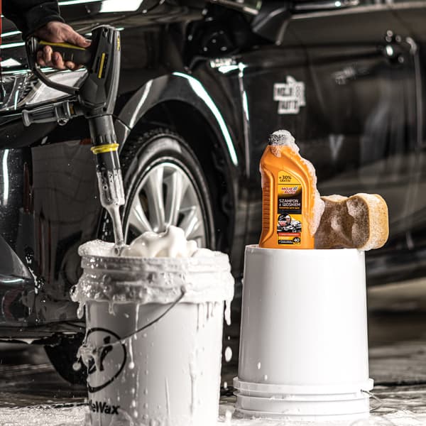 MOJE AUTO - Autosampoo vahalla 1l (1,3l Promo)