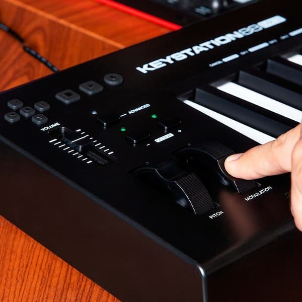 M-AUDIO Keystation 88 III USB MIDI-keyboardkontroll svart