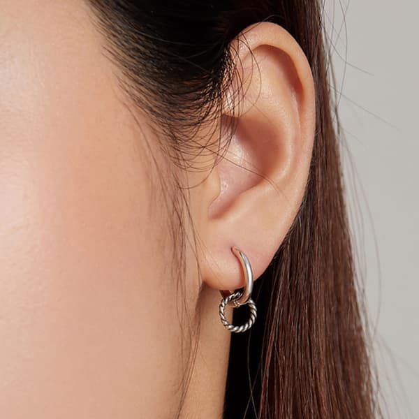 Silverörhängen med DUBBLA ringar och eleganta spännen i silver 925