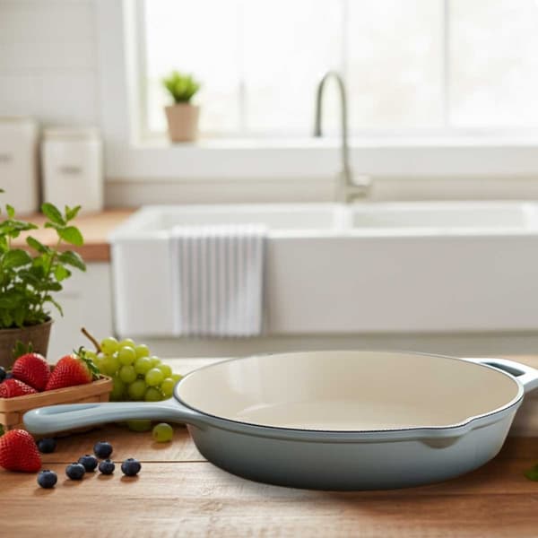 EMALJERAD GJUTJÄRNSPANNA 26CM HAGE HAVSSALT