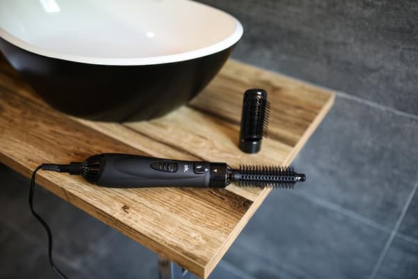 Hårtørrer med børste funktion OK. OHA 6022 B Sort
