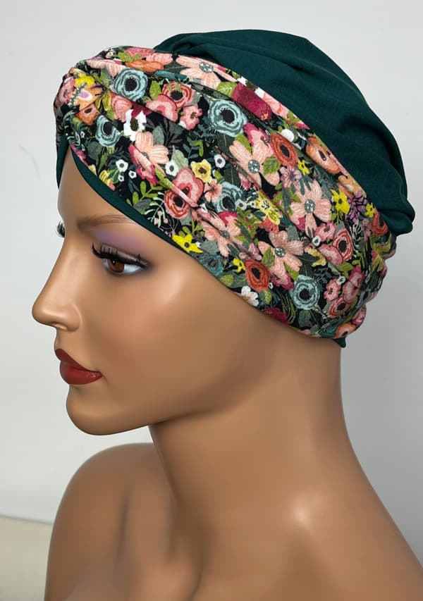 Marias sammanvävda turban we13/256 efter cellgiftsbehandling