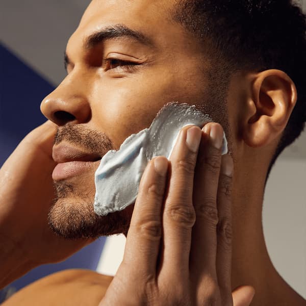 068596 NIVEA Sensitive Barbergel til 3-dages skæg 200 ml