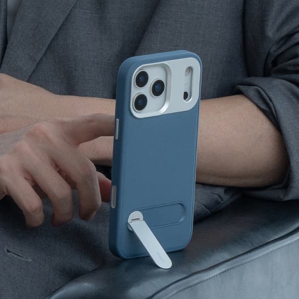 Moshi Kameleon MagSafe – iPhone 17 Pro-skal med stativfunktion (Midnattsgrå)