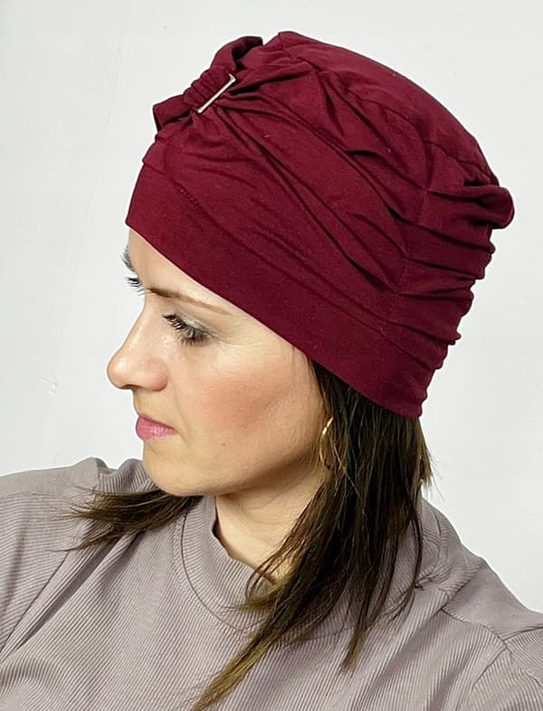 Rosalias borturban lavet af bambus, en dobbelthat, også efter kemoterapi