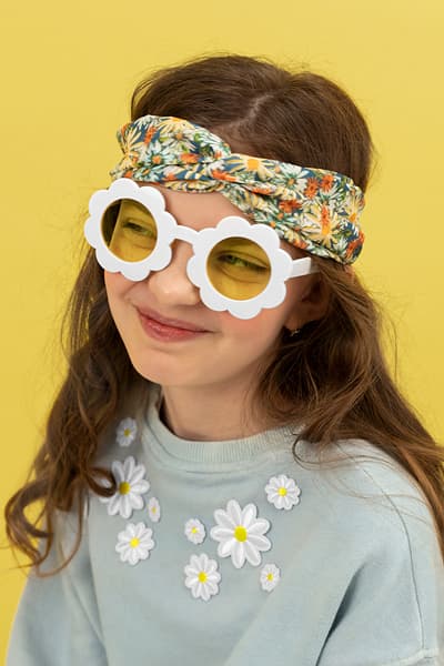 Daisy glasögon vita med gula linser 1 st.