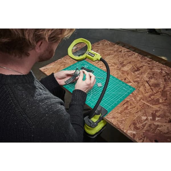 RYOBI förstoringsglas 18 V med belysning