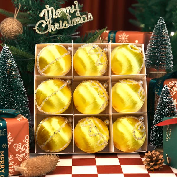 Sæt med gyldne StarryLights julekugler - elegant julepynt