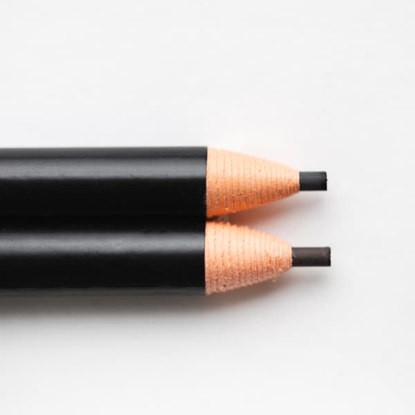Penna för preliminär ritning av ögonbryn 2mm svart för permanent makeup