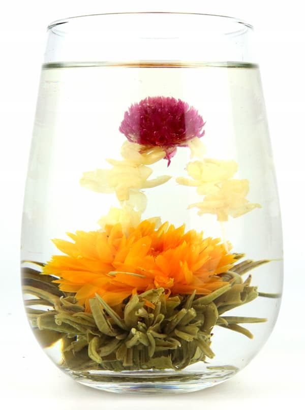 Kande 0,6 l + 4 stk. blomstrende te sæt