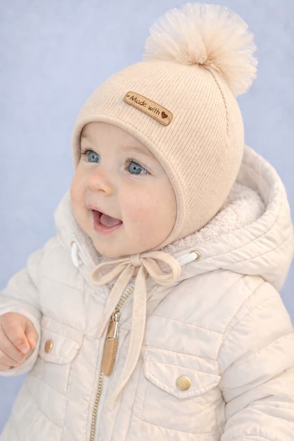 Pigerhue 38-40 med 2 lag bundet og pompon forår efterår beige