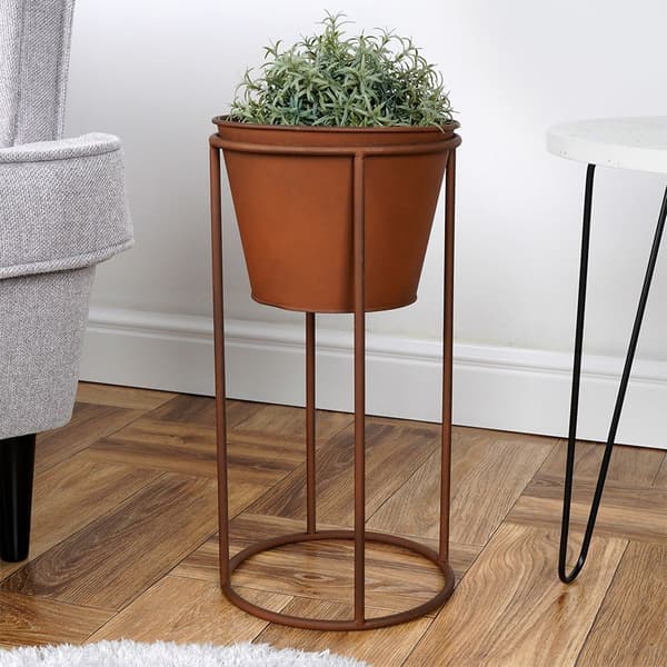 Metallkrukskydd på stånd 44 cm