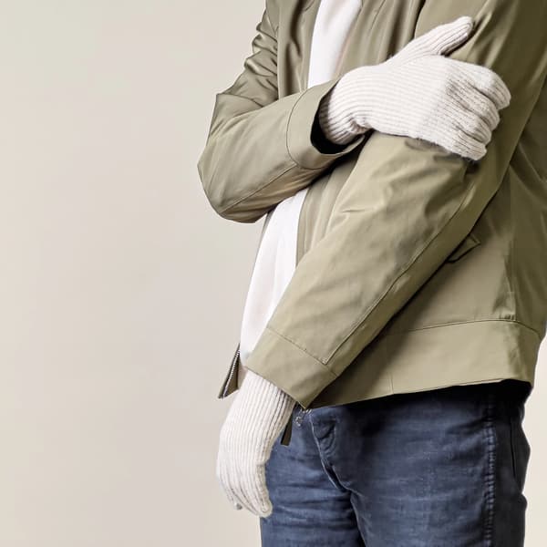 Flätade telefonhandskar med fingerutskärningar - beige