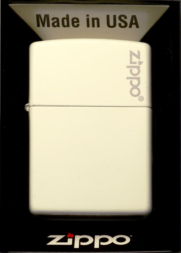 ZIPPO Lighter HVID MAT LOGO Gavesæt nr. 3