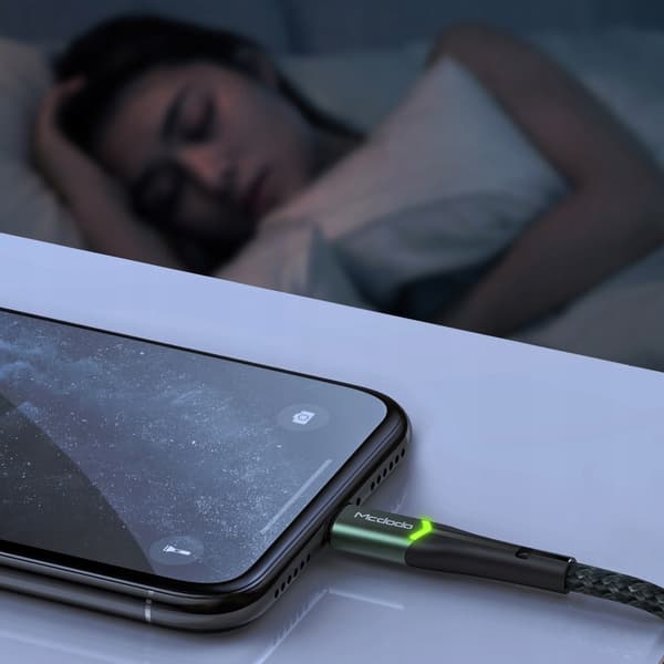 MCDODO USB LIGHTNING-KABEL HURTIGOPLADNING 36W TIL IPHONE 13 14 2M LED SORT