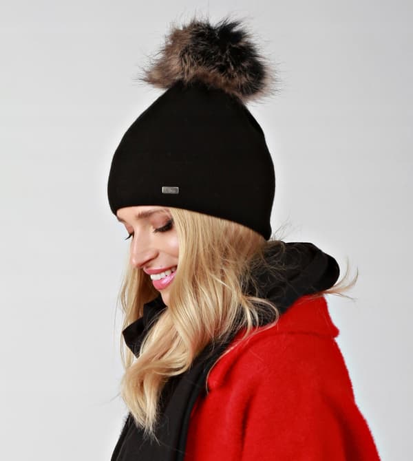 Sort hue med brun pompon, to lag A13