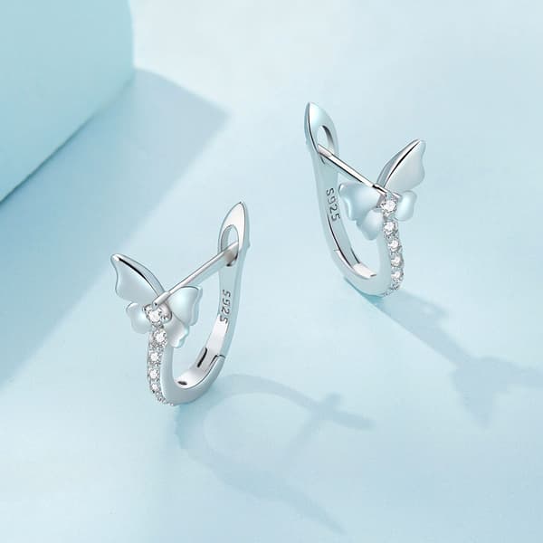 Fjärilsörhängen i silver med spännen, 925 silver
