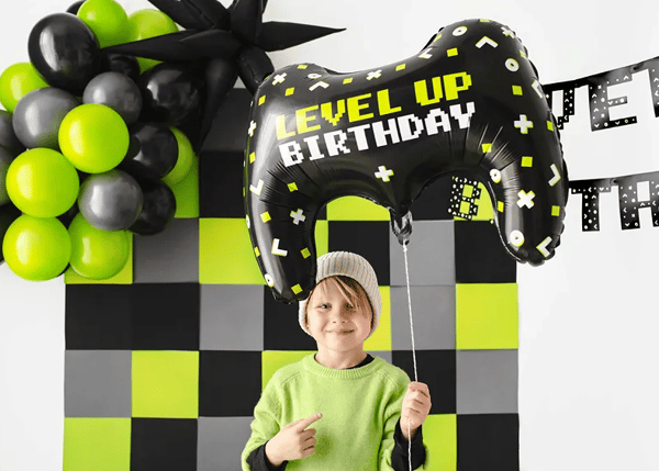 LEVEL UP FØDSELSDAG Folieballoncontroller 72x52cm