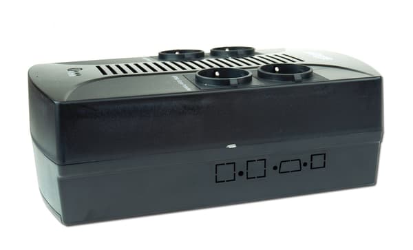 ENERGENIE UPS-LATTIAJÄRJESTELMÄ 650VA LED ...