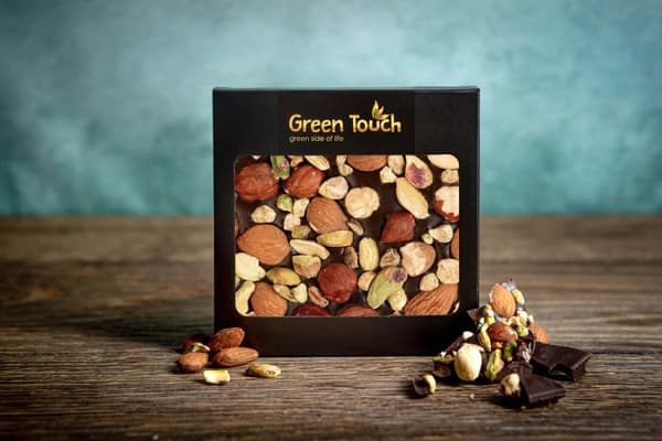 Mørk bitter chokolade 70% med pistacienødder