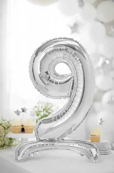 Stående folieballon Nummer 9 70cm sølv