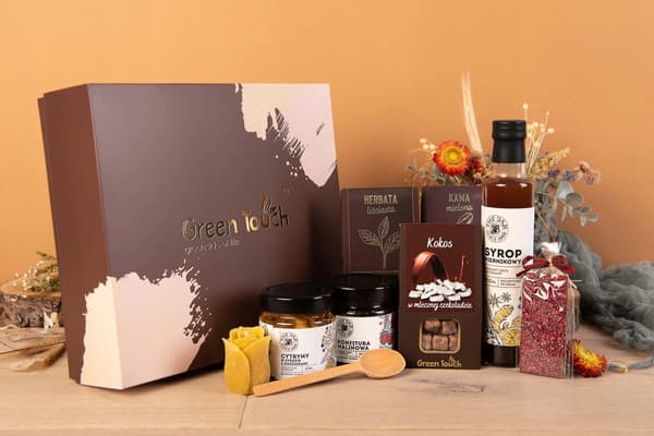 Presentkorg set kaffe te sirap syltetøy choklad i en låda