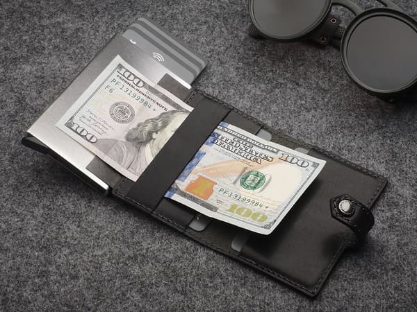 EASY WALLET lavet af Nomad garvet læder, sort