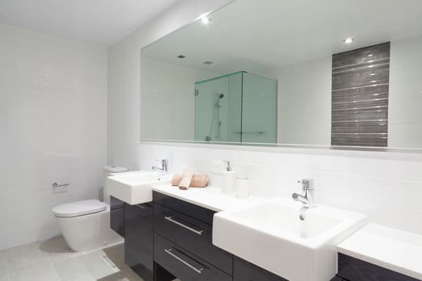 Spegel silver klassisk ramlös 90x60 cm polerad